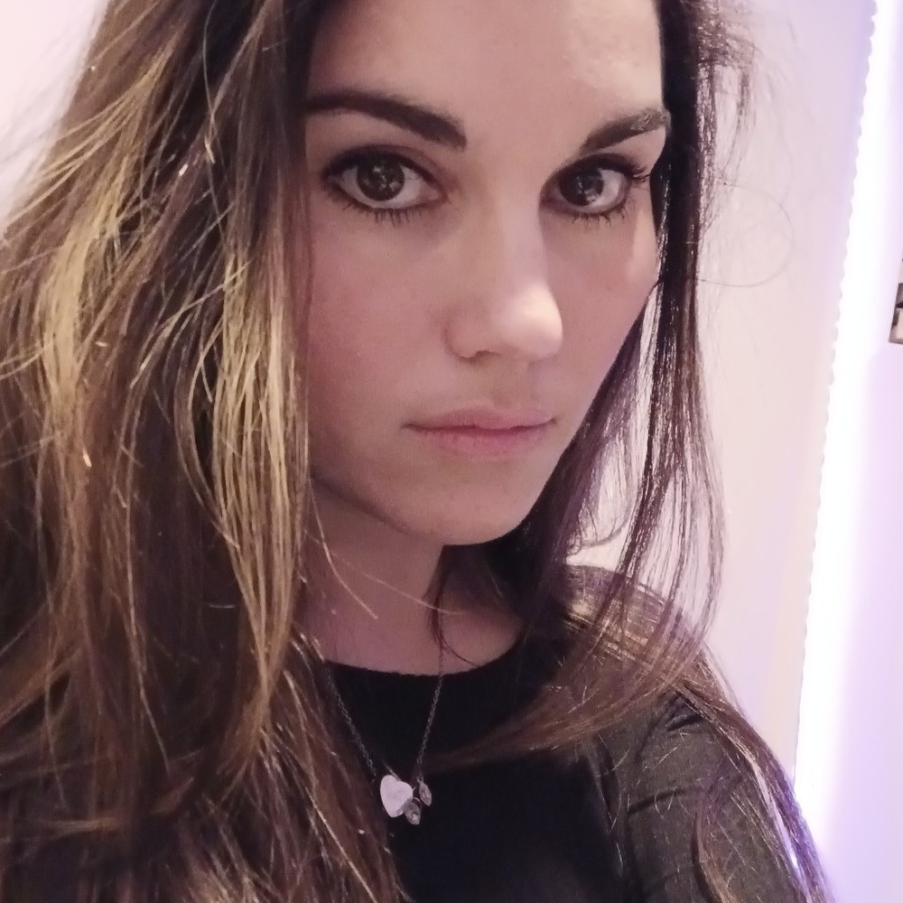 Meet your Posher, Devyn